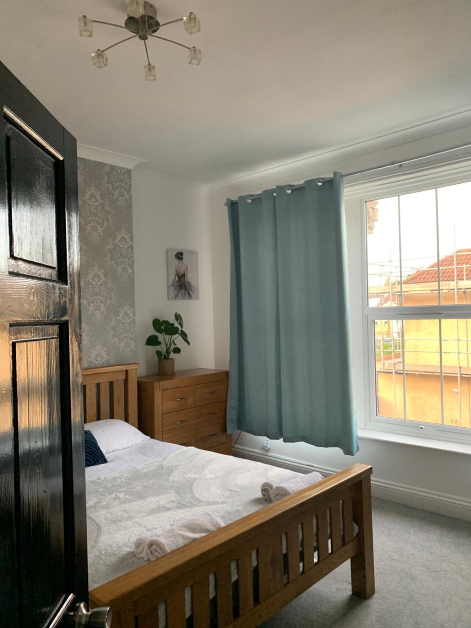 Stylish 91Sqm Victoria 2 Bedroom Apartment بريستول المظهر الخارجي الصورة